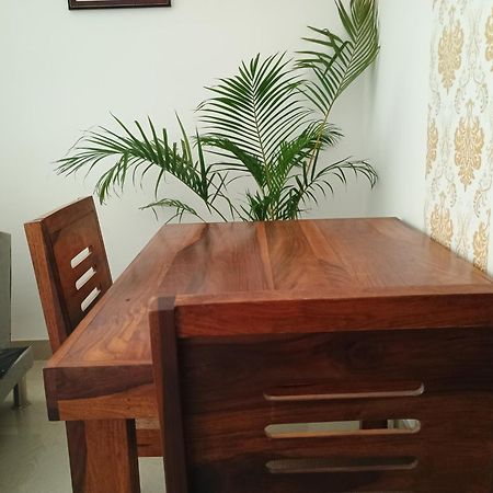 Gs Home On The Bay - Super Sea View Glass Studio Apartment 바가토르 외부 사진