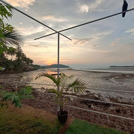Gs Home On The Bay - Super Sea View Glass Studio Apartment 바가토르 외부 사진