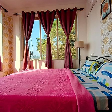 Gs Home On The Bay - Super Sea View Glass Studio Apartment 바가토르 외부 사진