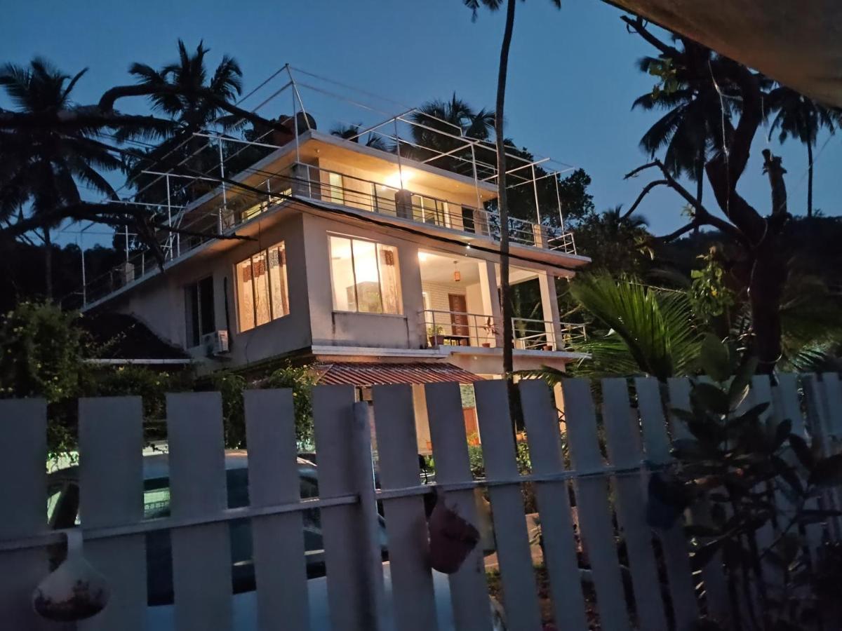 Gs Home On The Bay - Super Sea View Glass Studio Apartment 바가토르 외부 사진