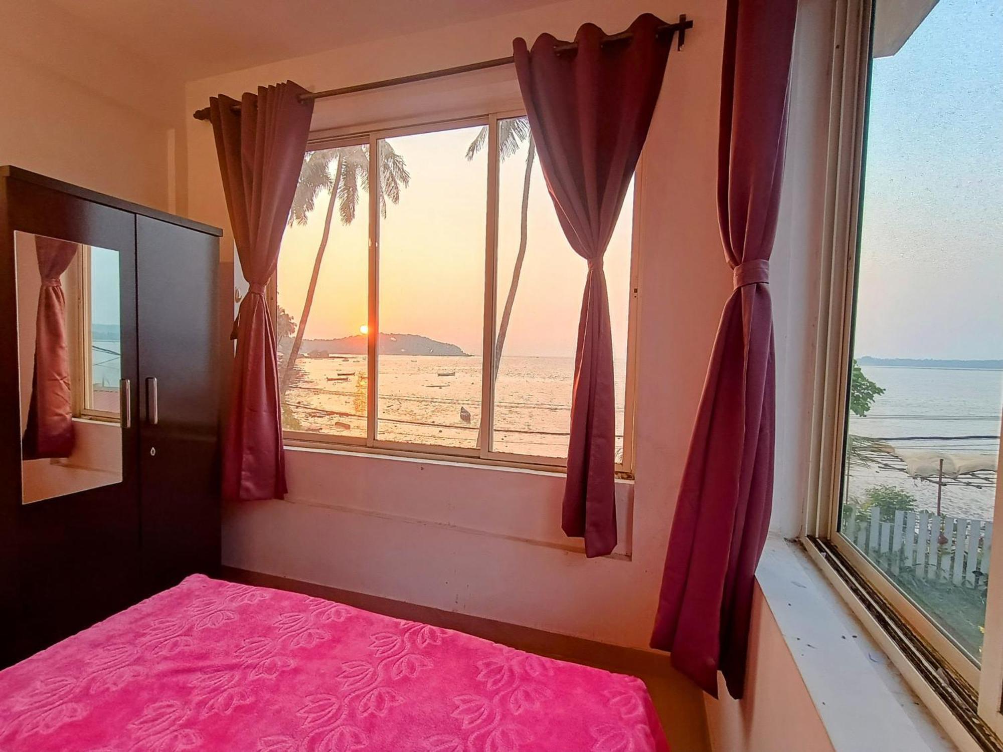 Gs Home On The Bay - Super Sea View Glass Studio Apartment 바가토르 외부 사진