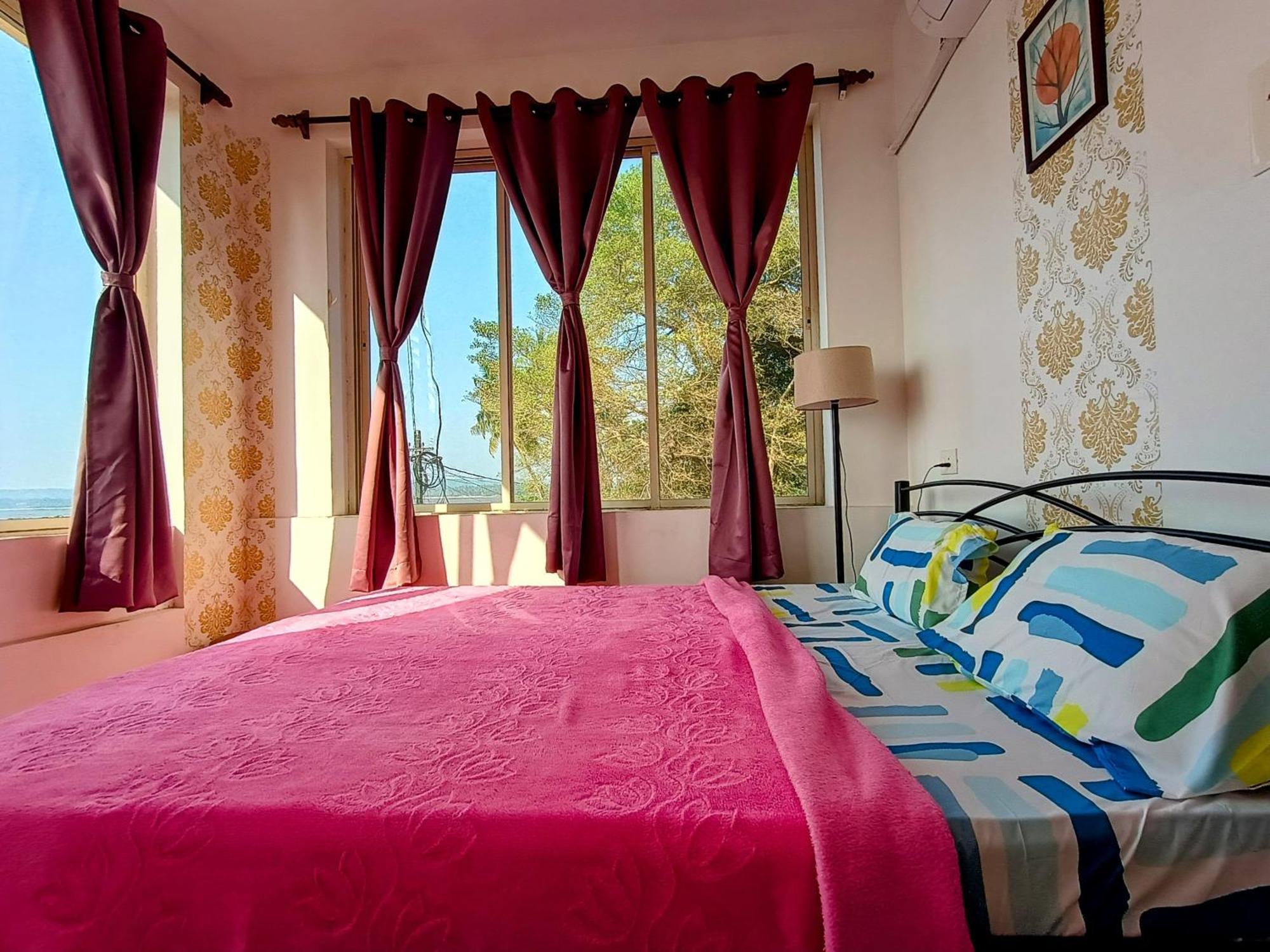 Gs Home On The Bay - Super Sea View Glass Studio Apartment 바가토르 외부 사진