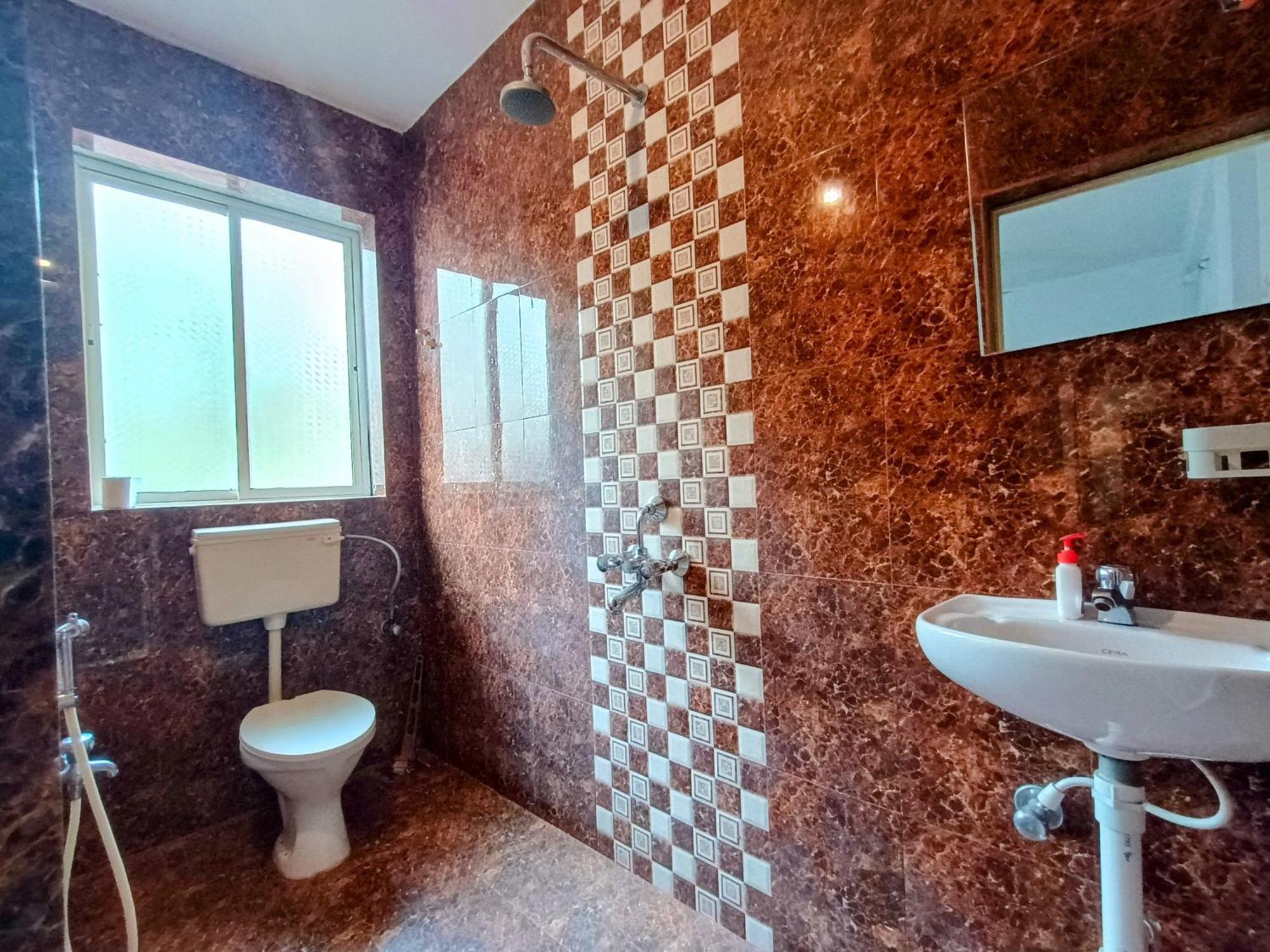 Gs Home On The Bay - Super Sea View Glass Studio Apartment 바가토르 외부 사진