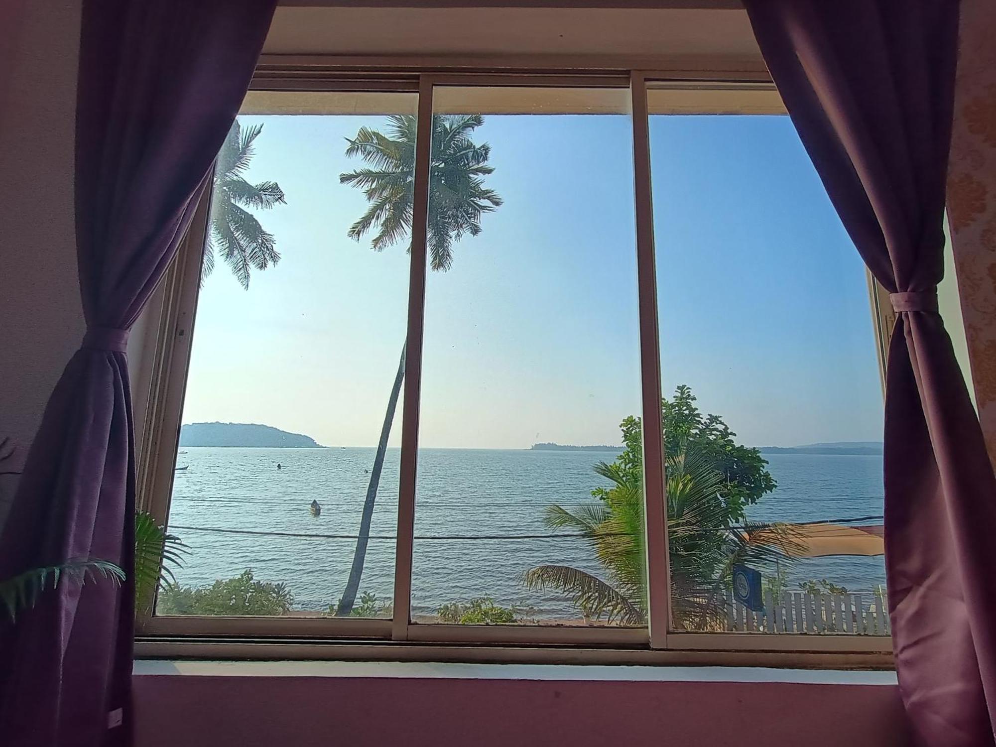 Gs Home On The Bay - Super Sea View Glass Studio Apartment 바가토르 외부 사진